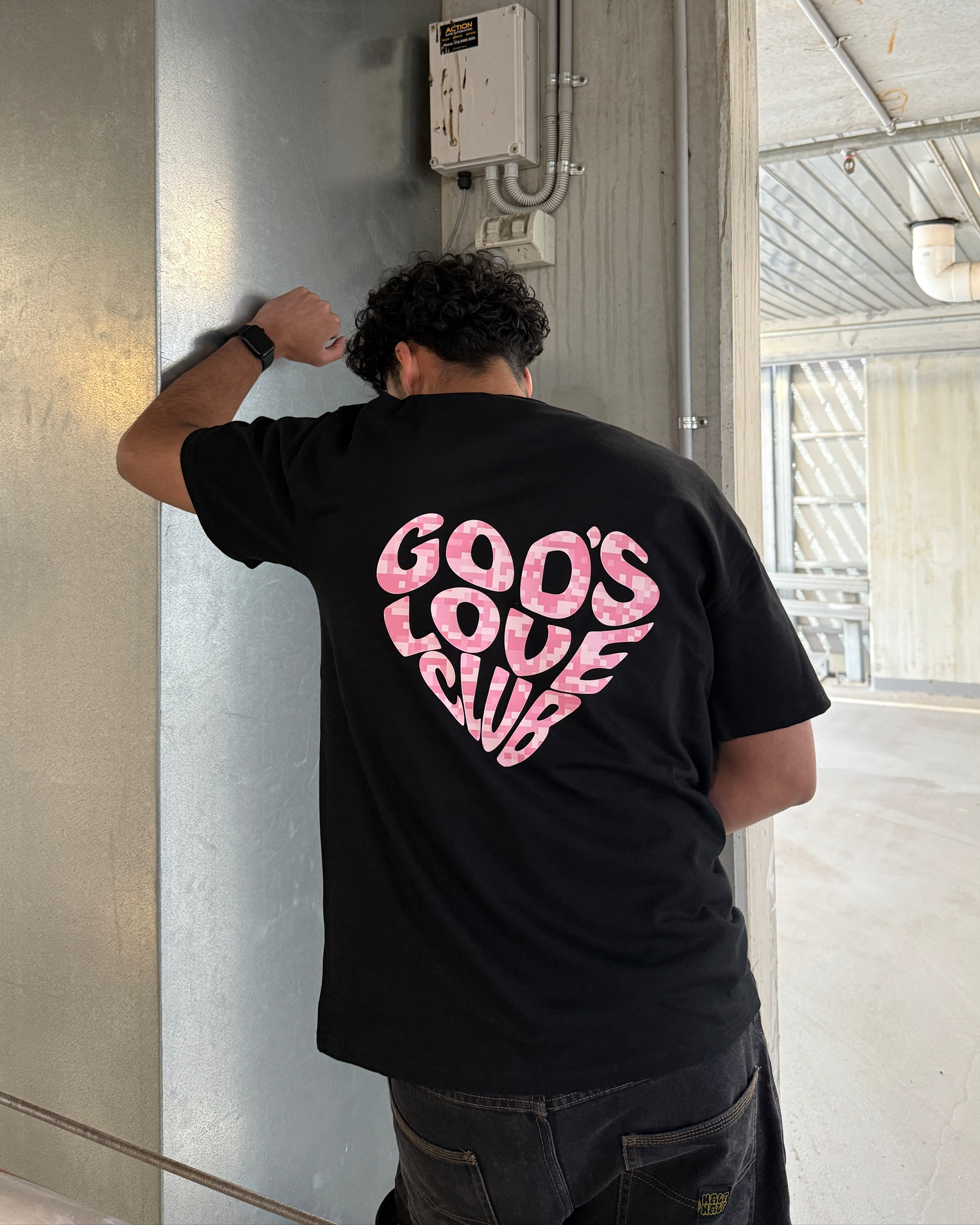 PINK DIGI CAMO HEART TEE - BLACK