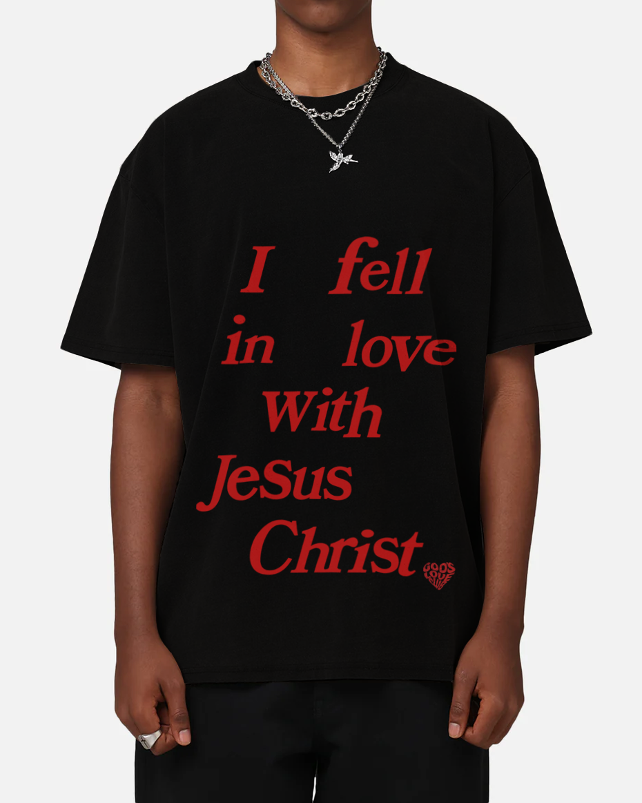 RED FALLING IN LOVE TEE - BLACK